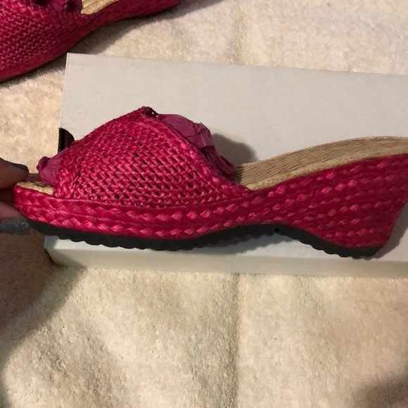 Woven Rattan Slippers. - Picture 4 of 4